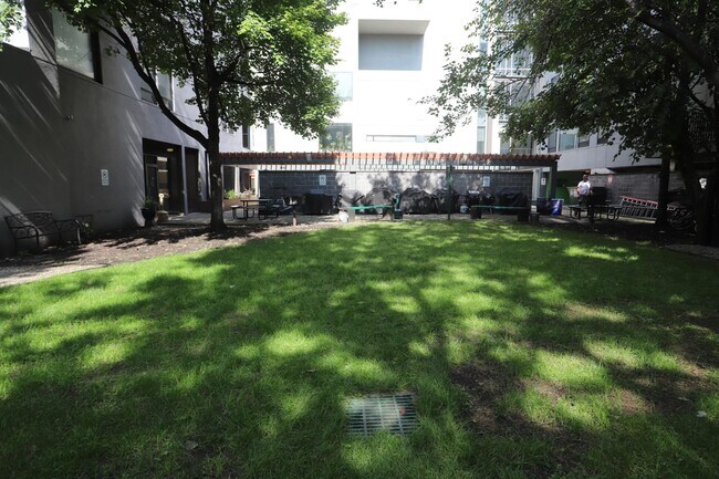 Building Photo - 505 4th St