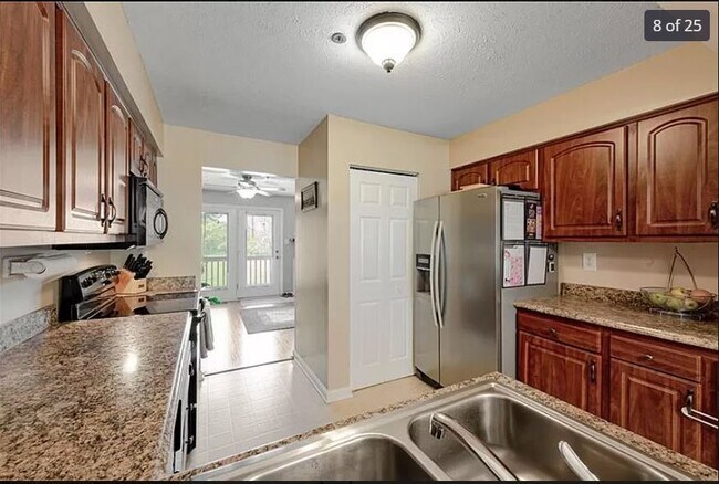 Building Photo - 236 Fieldbrook Dr