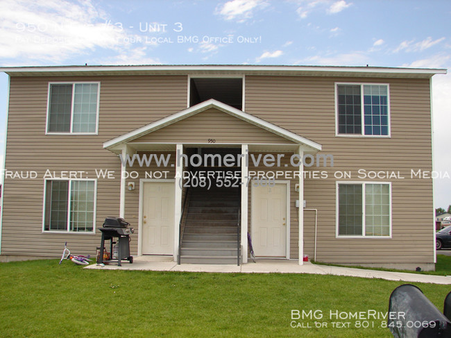 Primary Photo - 950 Eve Dr