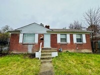 Building Photo - 3 Bedroom 1 Bath For Lease Section 8 Ready