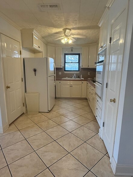 Building Photo - 1459 Aris Ave