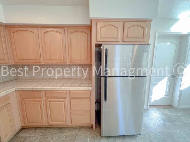 Building Photo - 3 Bedrooms/ 3 Bathrooms; 1,720 Square Foot...