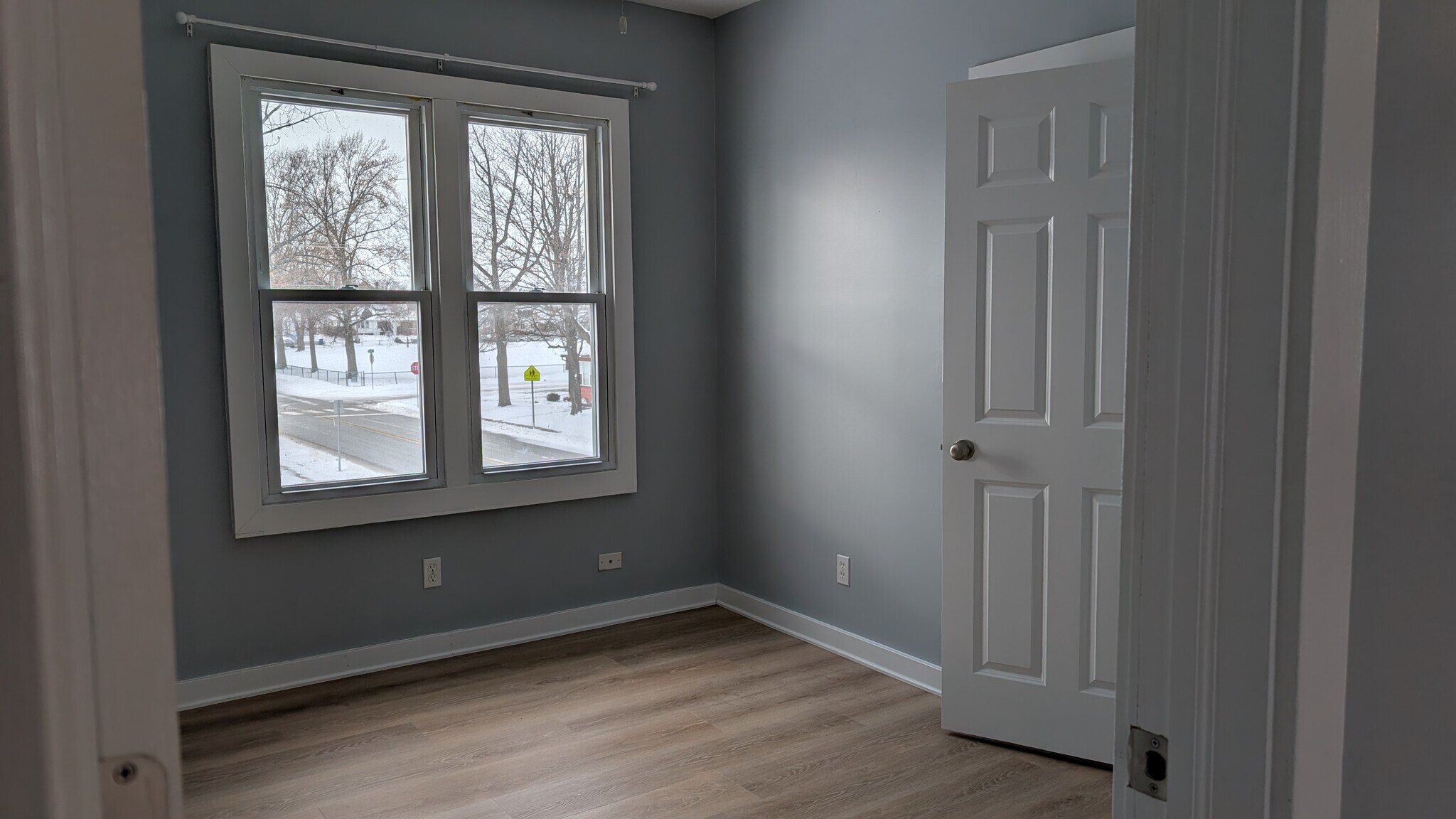Bedroom - 517 E Barker Ave