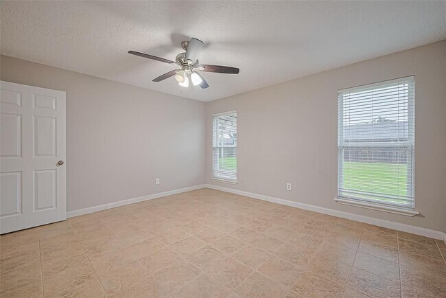 Building Photo - 10015 Sageyork Dr