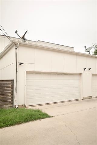Building Photo - 207 Adrian Dr