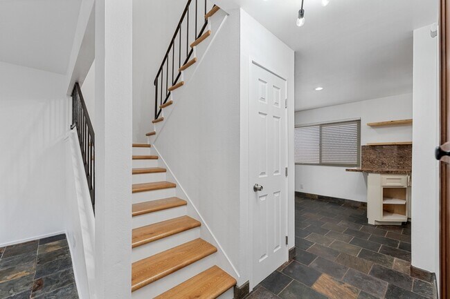 Building Photo - 3923 W 178th St
