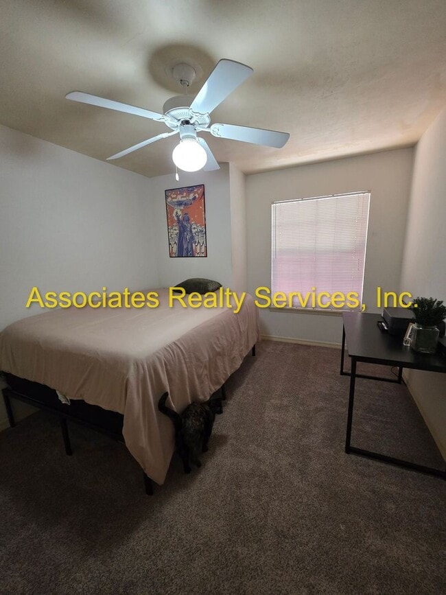 Building Photo - Mill Pond accross from G'ville Health and Fitness