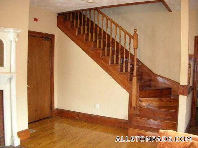 Building Photo - 36 Linden St