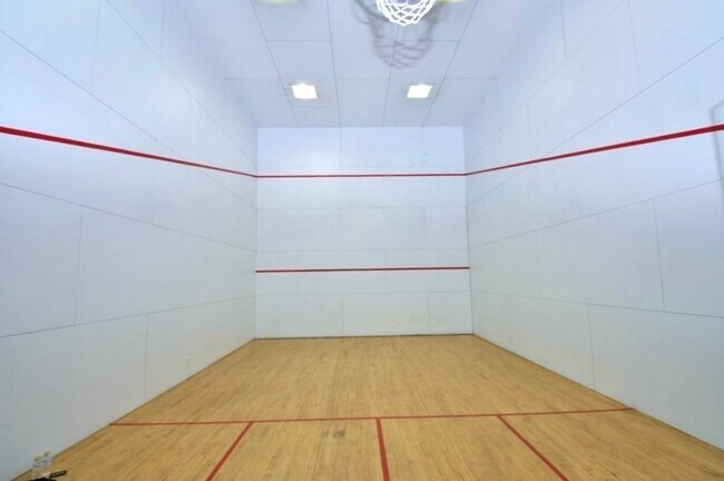 Building Photo - 220 E Flamingo Rd