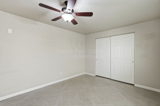 Building Photo - 5113 E Bellevue St