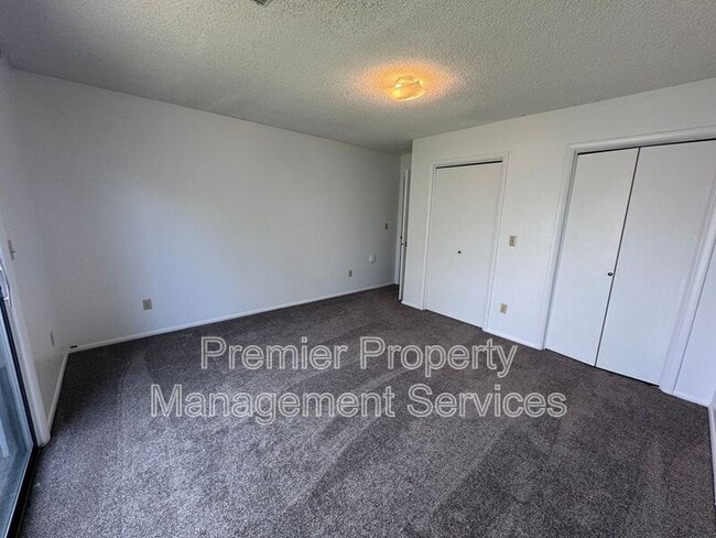 Building Photo - 10 Miners Pl