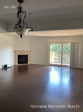 Building Photo - 11911 Mayfield Ave