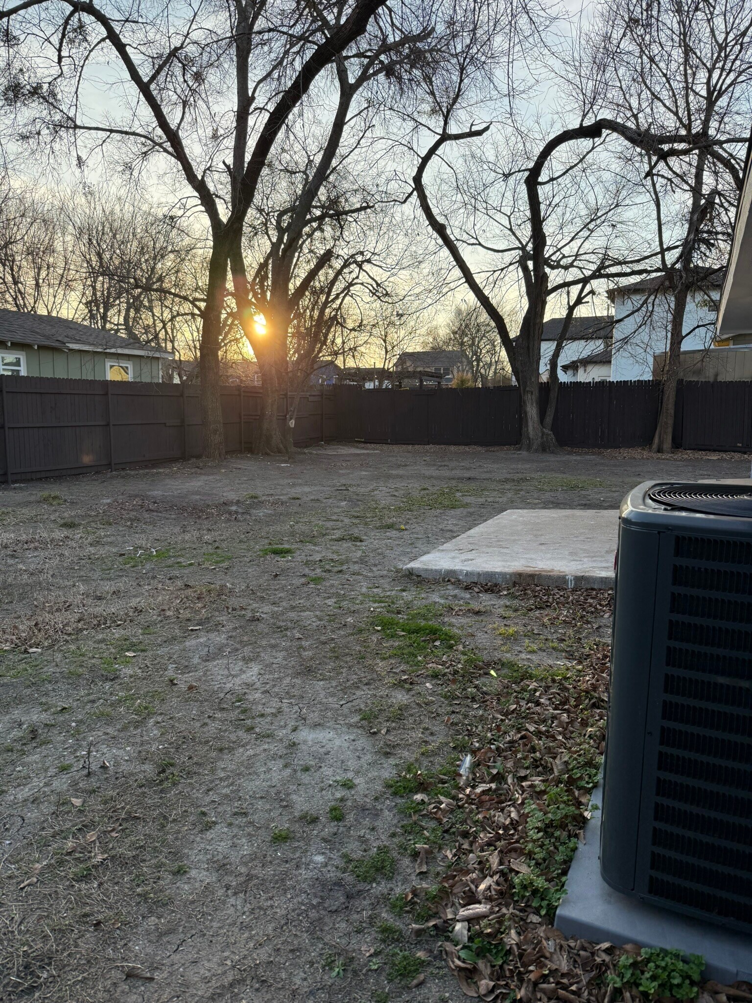 Huge Backyard! - 308 E Bourn St