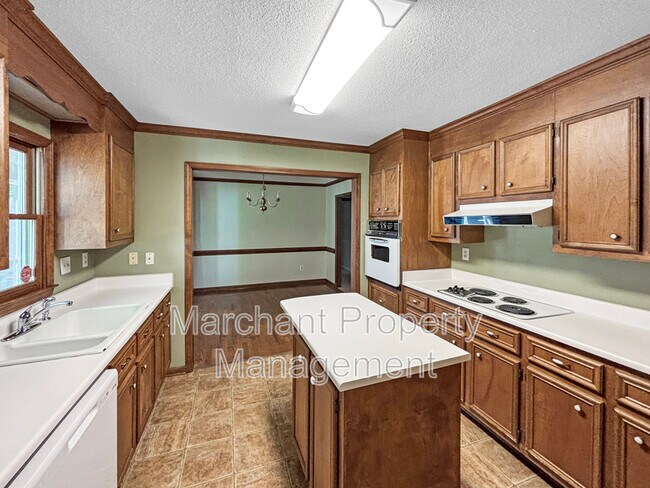 Building Photo - 44 Regent Dr