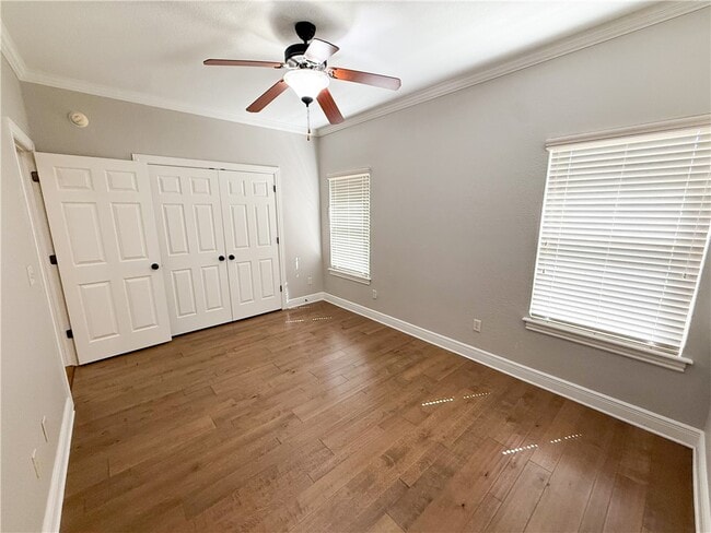 Building Photo - 6665 W Valley View Rd