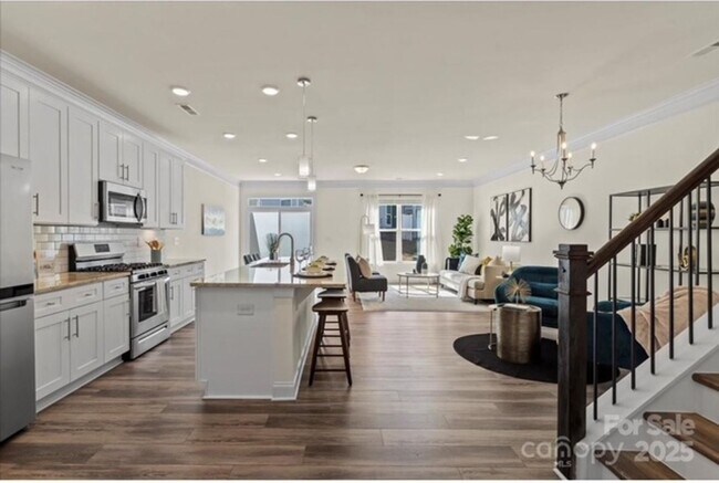 Building Photo - Beautiful 3-Bedroom Townhome in Harrisburg...