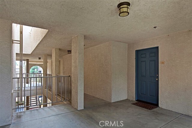 Building Photo - 1035 La Terraza Cir