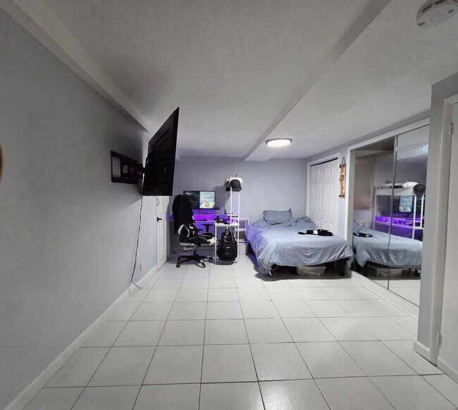 Building Photo - 132 42nd St