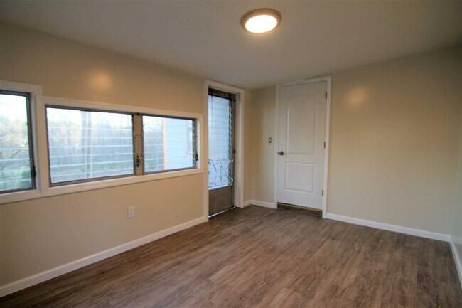 Building Photo - 71 Miller Rd