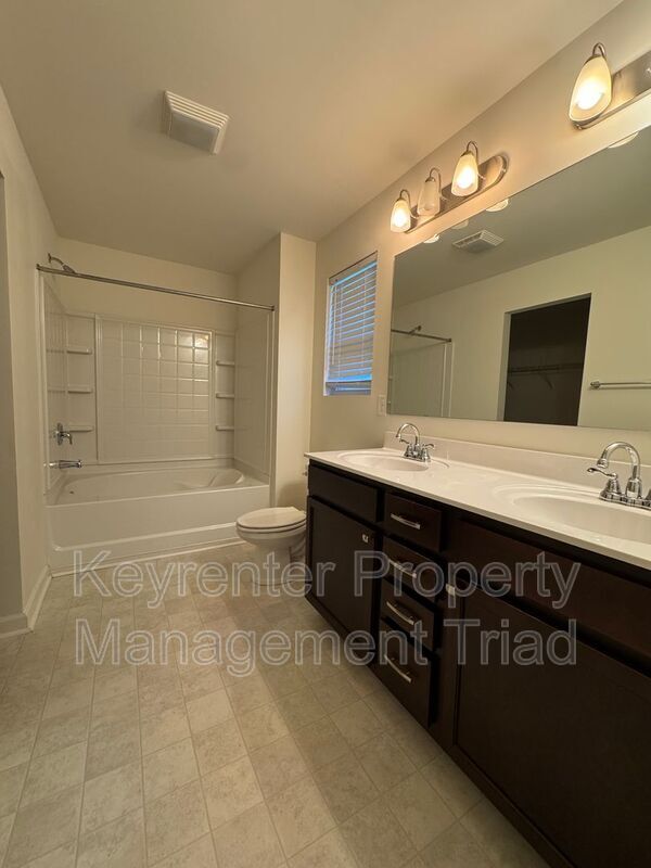Building Photo - 5021 Red Poll Dr