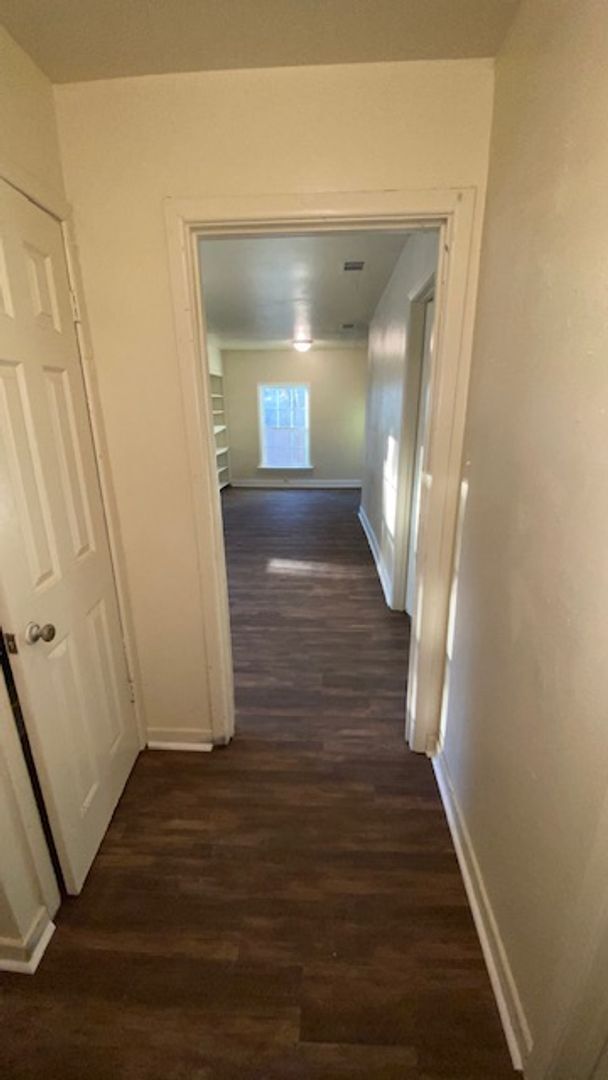 Building Photo - 2120 Jane St