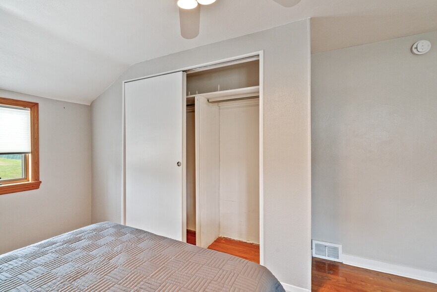 Building Photo - 802 Dunster St