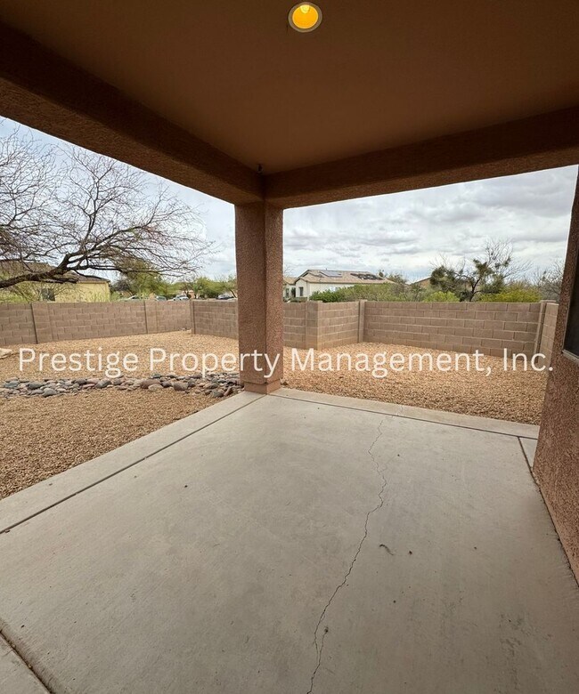 Building Photo - Beautiful Must see Spacious 4/2 Home on the SouthWest Side!!