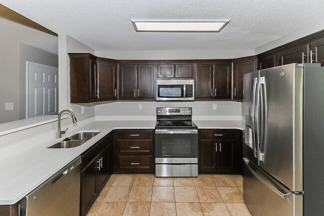 Building Photo - 9840 White Poplar Dr