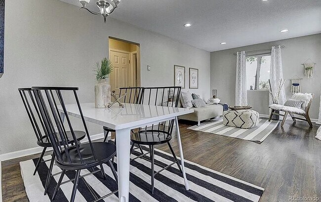 Building Photo - 815 S Eliot St