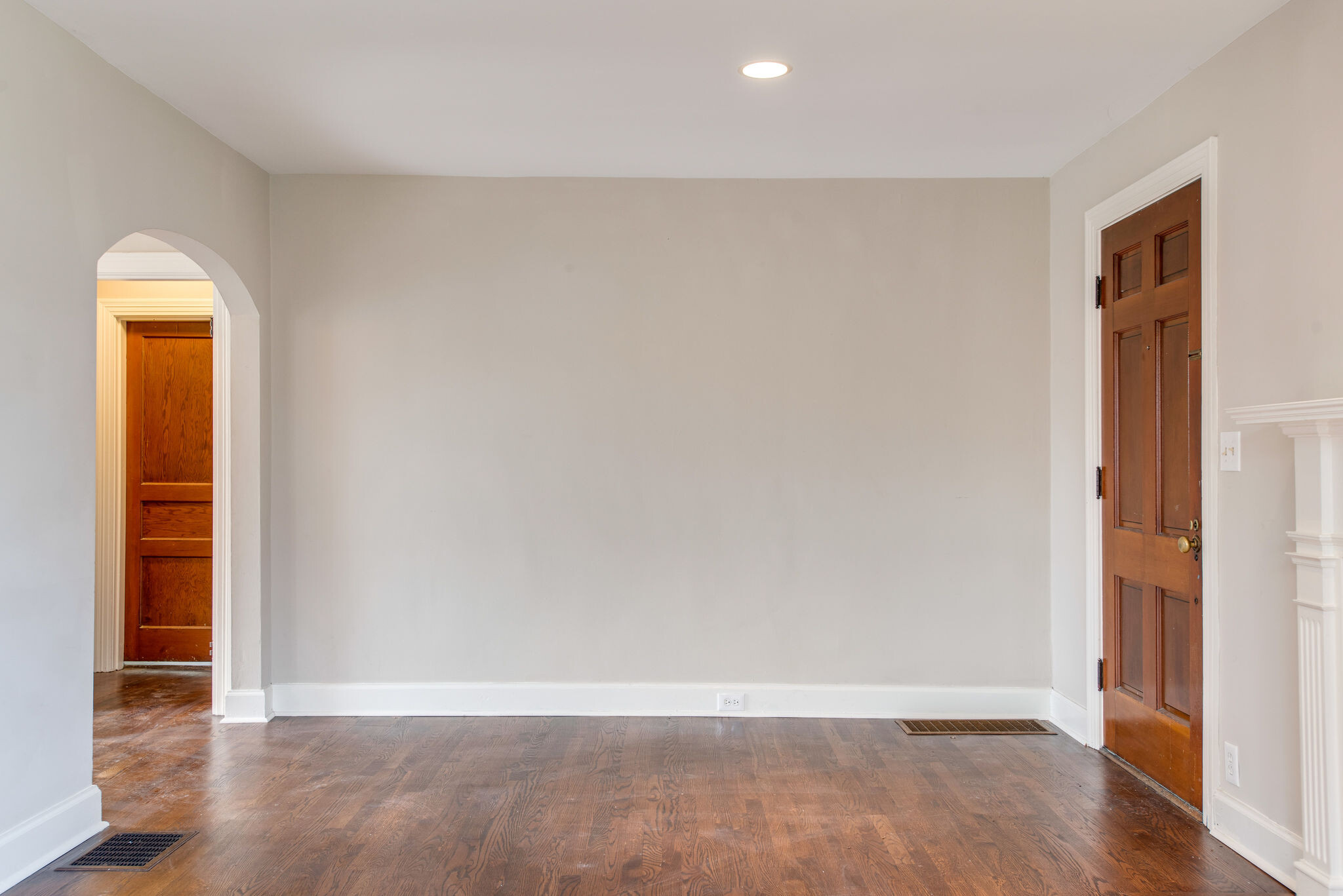 Building Photo - 253 Thuss Ave