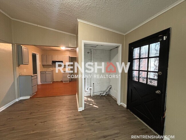 Building Photo - Text the Leasing Team at 901-820-4367 to s...