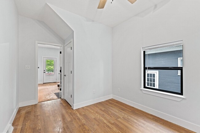 Building Photo - 403 N 9th St