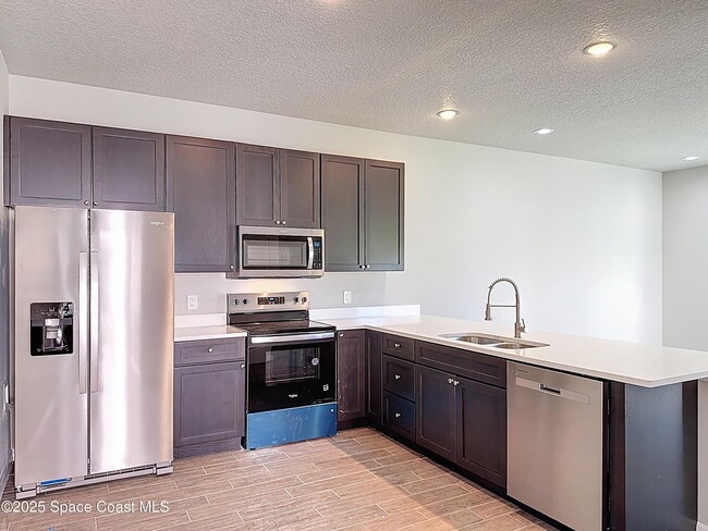 Building Photo - 534 L M Davey Ln