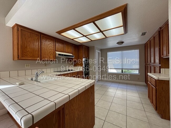 Building Photo - Gated Johnson Ranch: 3 Bed, 2.5 Bath - New...