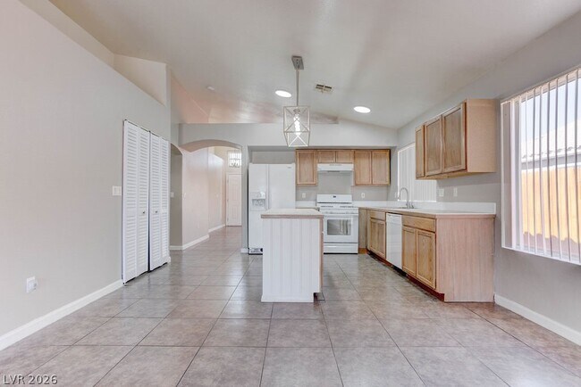 Building Photo - 1716 Anchor Dr