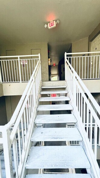 Building Photo - 1825 Palm Cove Blvd