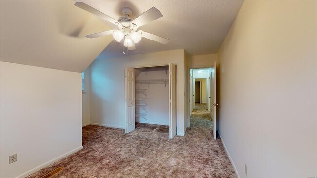 Building Photo - 126 Cedar Dr
