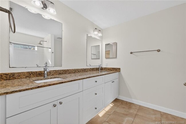 Building Photo - 1855 17th Ave SW