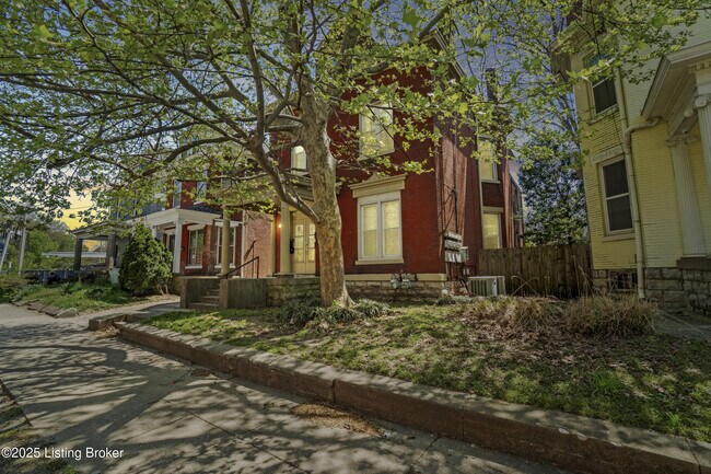 Building Photo - 1236 E Broadway