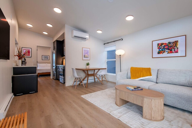 Building Photo - 27 4th St E