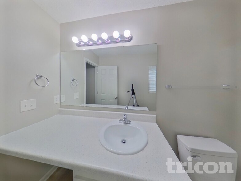 Building Photo - 812 Spears Dr