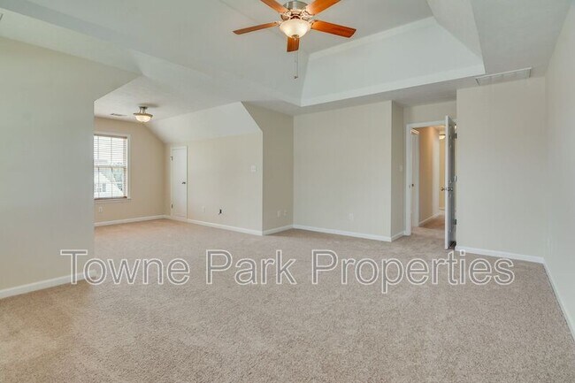 Building Photo - 1111 Hunters Cove