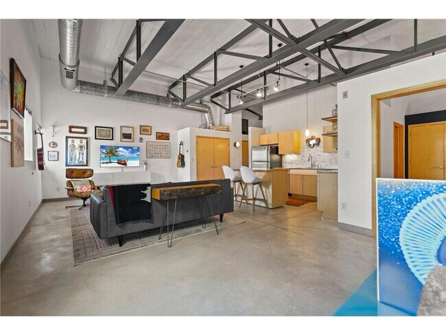 Building Photo - 111 E Franklin Ave