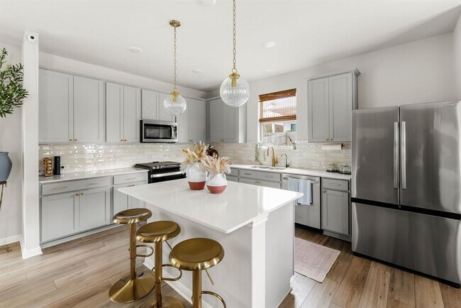 Building Photo - 217 McCrae Dr