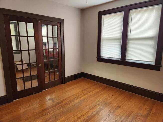 Building Photo - 2613 Meadows St NW