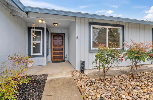 Building Photo - 3138 Princeton Ave