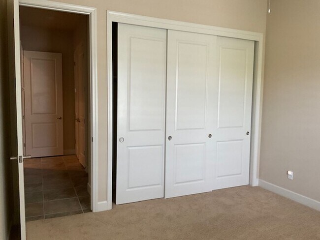 Building Photo - Del Webb Home in Somersett Over 55