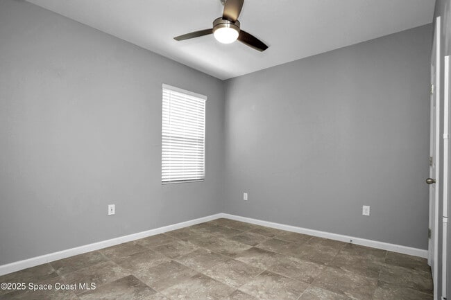 Building Photo - 975 Newton Cir