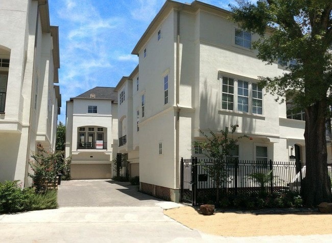Primary Photo - 5654 Darling St