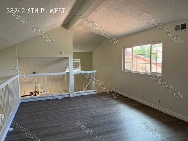 Building Photo - 38242 6th Pl W